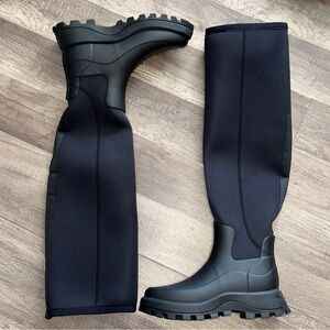 Hunter Black Women's Winter Boots Size 5 or Girls Size 3.5Y Grade School